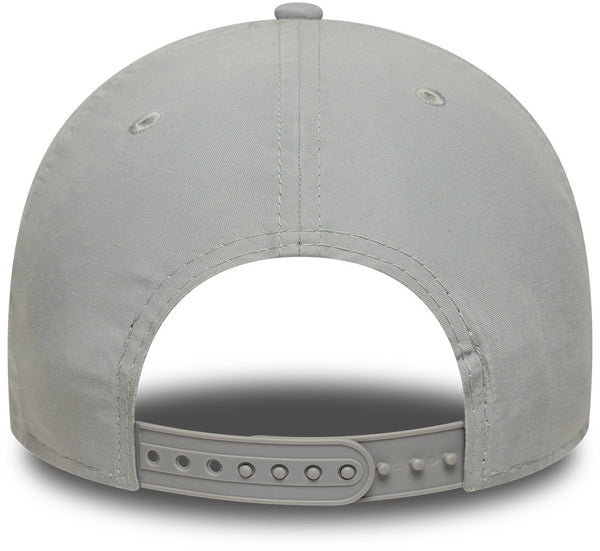 Gorra Vespa New Era 9Forty oversize Wordmark negra