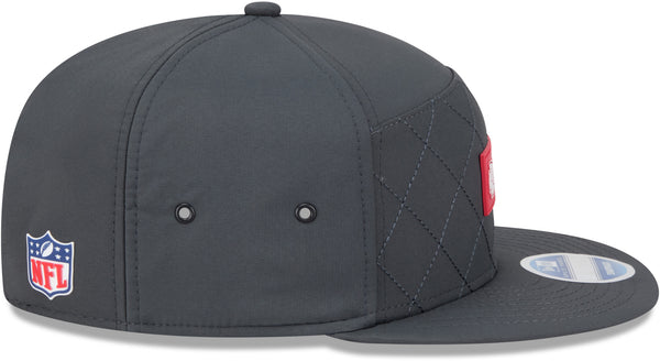 Gorra del equipo Baltimore Ravens NFL 2023 Sideline New Era 9Forty Stretch Snap gris