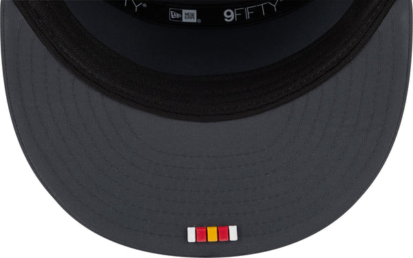 Gorra del equipo Baltimore Ravens NFL 2023 Sideline New Era 9Forty Stretch Snap gris