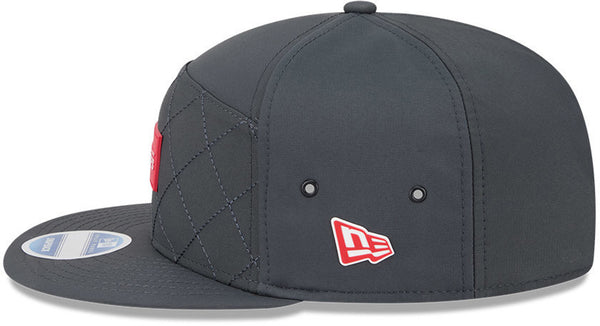 Gorra del equipo Baltimore Ravens NFL 2023 Sideline New Era 9Forty Stretch Snap gris