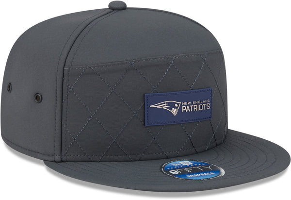 Gorra del equipo Baltimore Ravens NFL 2023 Sideline New Era 9Forty Stretch Snap gris