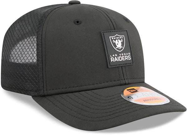 Gorra del equipo Baltimore Ravens NFL 2023 Sideline New Era 9Forty Stretch Snap gris